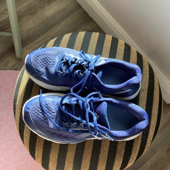 ASICS women’s size 3 running shoes - Picture 3 of 11